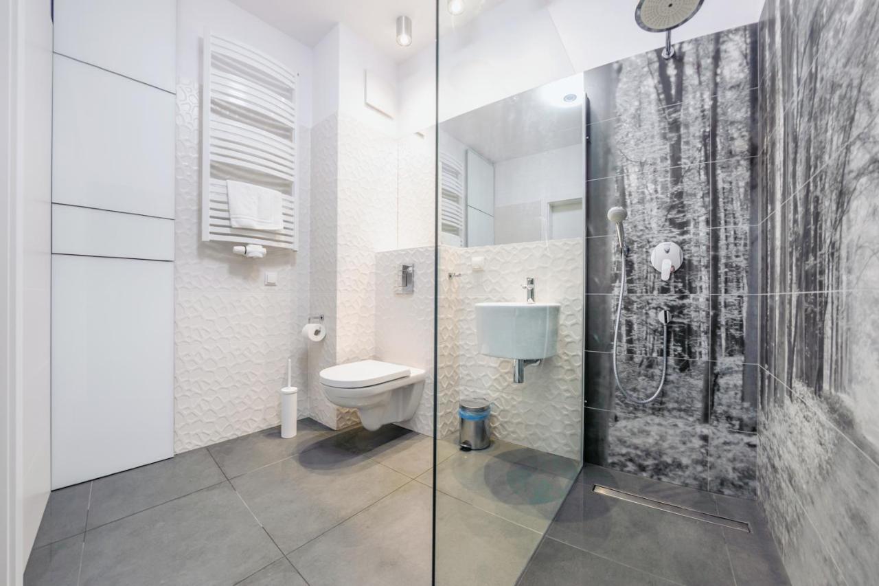 Luxury Long Island Suite Гданск Екстериор снимка