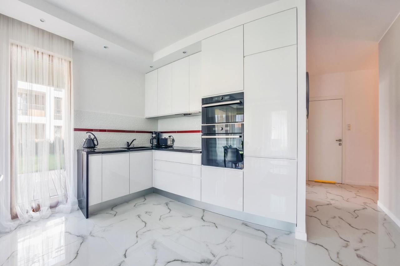 Luxury Long Island Suite Гданск Екстериор снимка