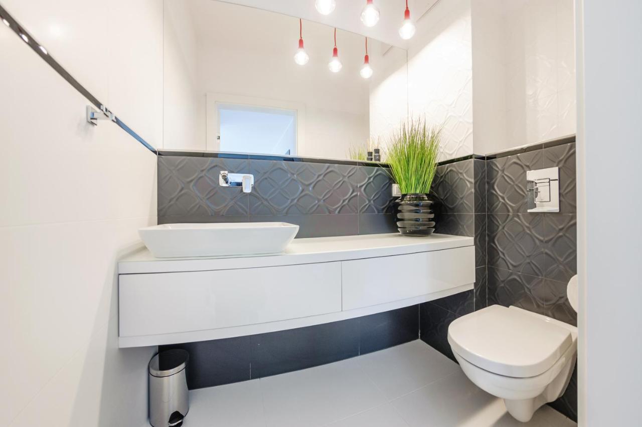 Luxury Long Island Suite Гданск Екстериор снимка