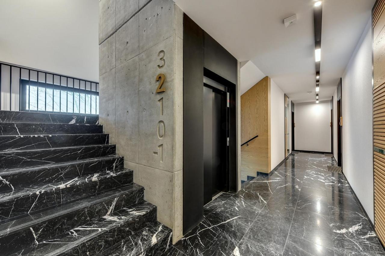 Luxury Long Island Suite Гданск Екстериор снимка