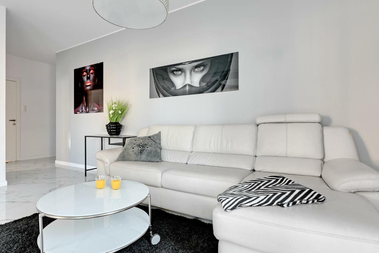 Luxury Long Island Suite Гданск Екстериор снимка