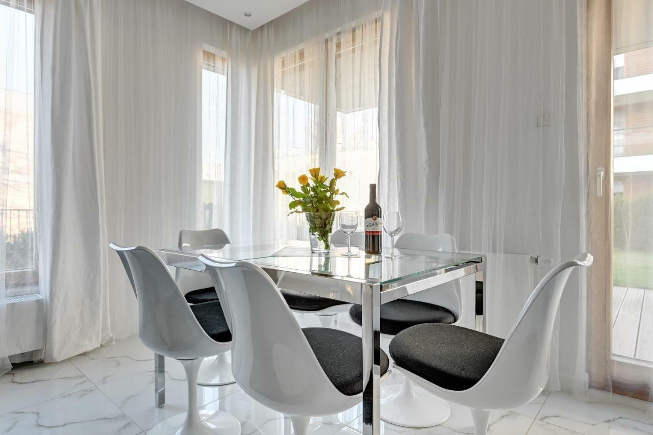 Luxury Long Island Suite Гданск Екстериор снимка